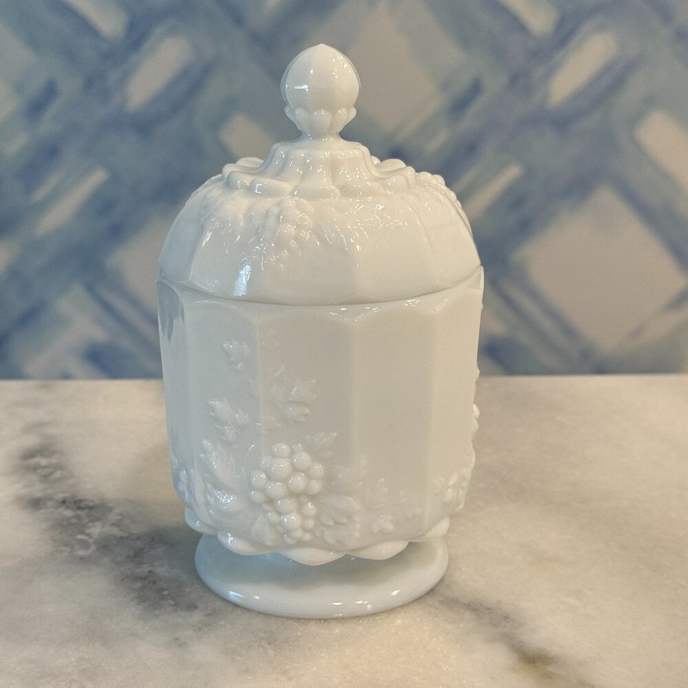 Milk glass jar / dish with lid